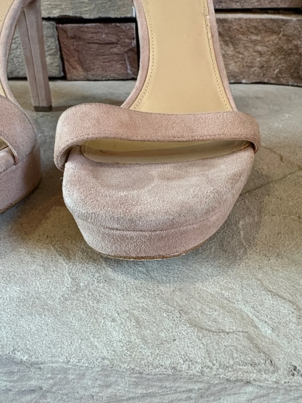 Michael Michael Kors sz 9 tan suede heels